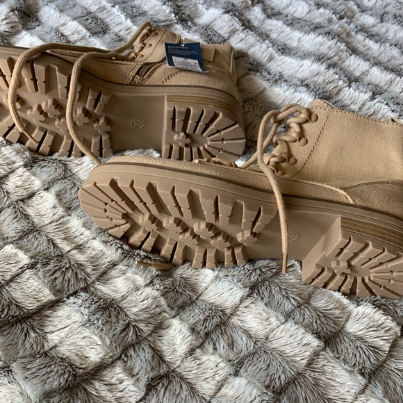 Ankle boots! - Picture 2 of 3